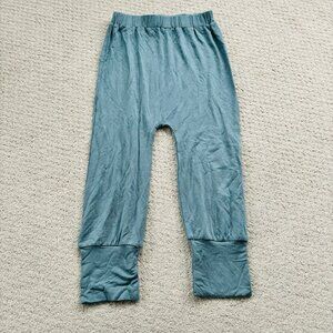 Kate Quinn the woods blue gray sport pants
